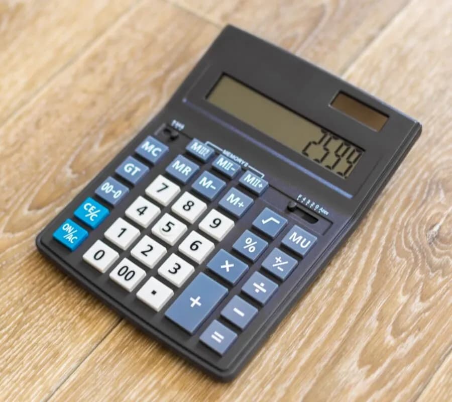 Jak obliczyć zużycie prądu z licznika kalkulator i zaoszczędzić na rachunkach